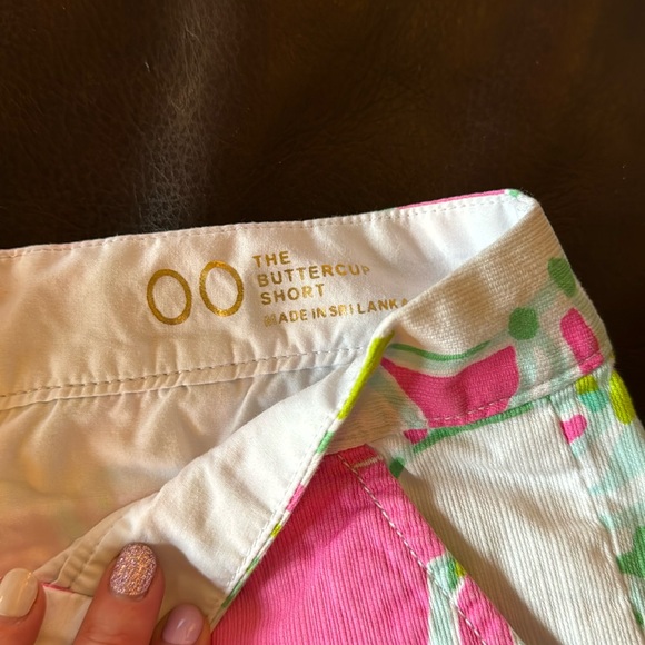 00 Lilly Pulitzer shorts LIKE NEW - Picture 3 of 4